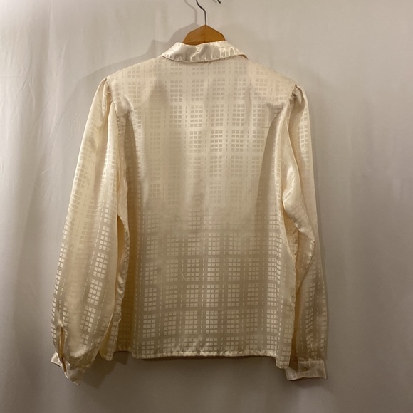 Vintage Joan Harper Women’s Blouse 12 Long Sleeve Button Up Shoulder Pads Ivory - Picture 2 of 9